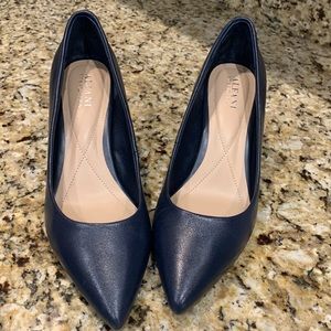 Alfani Step N Flex Jeules2.  Great condition.  New Navy is the color.